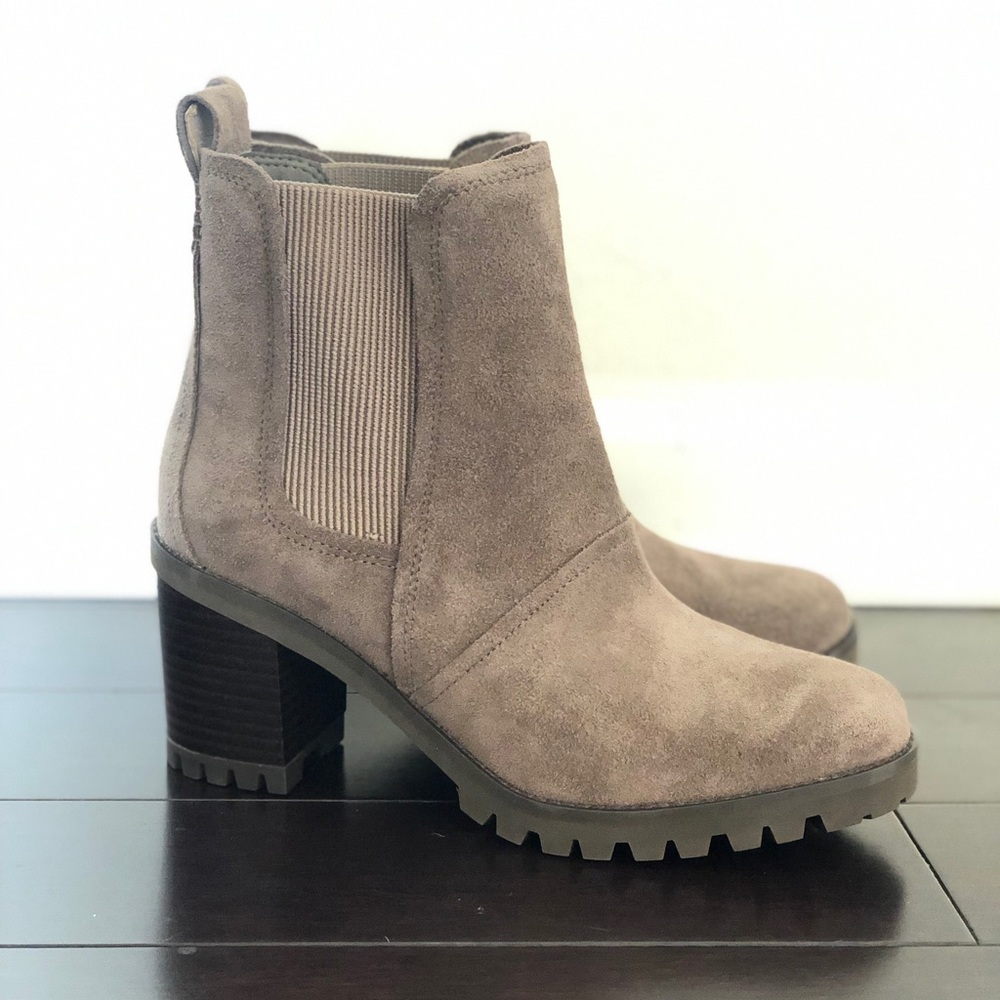 UGG Hazel Ankle Boot